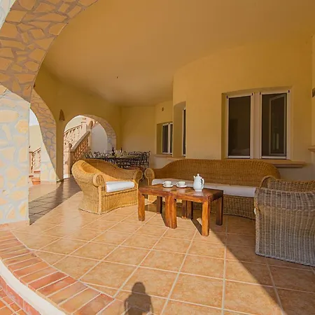 Claudia - Plusholidays Villa