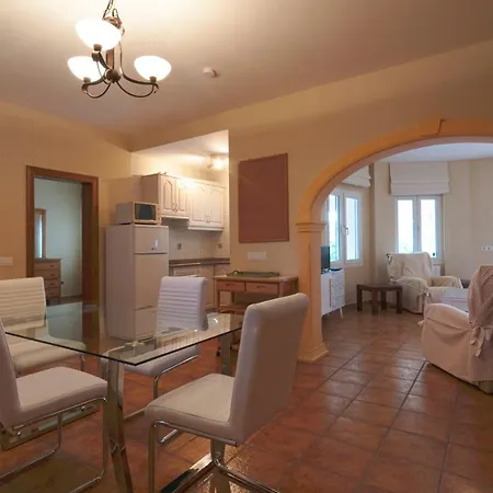 Claudia - Plusholidays Villa Benitatxell